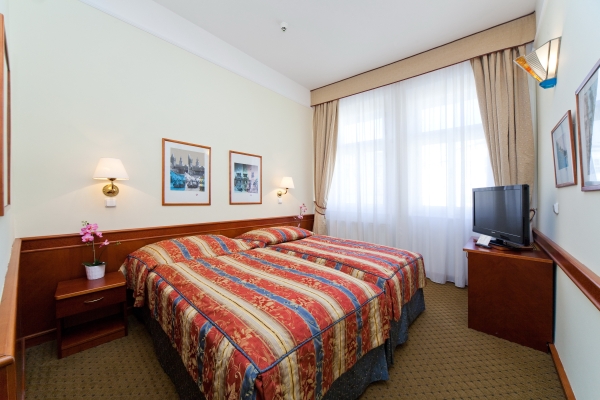 Hotel 16